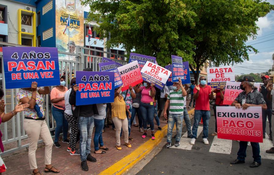 Cancelados de Alcaldía Santo Domingo Norte reclaman pago de prestaciones 