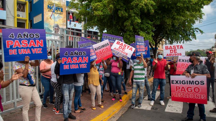 Cancelados de Alcaldía Santo Domingo Norte reclaman pago de prestaciones Cancelados de Alcaldía Santo Domingo Norte reclaman pago de prestaciones