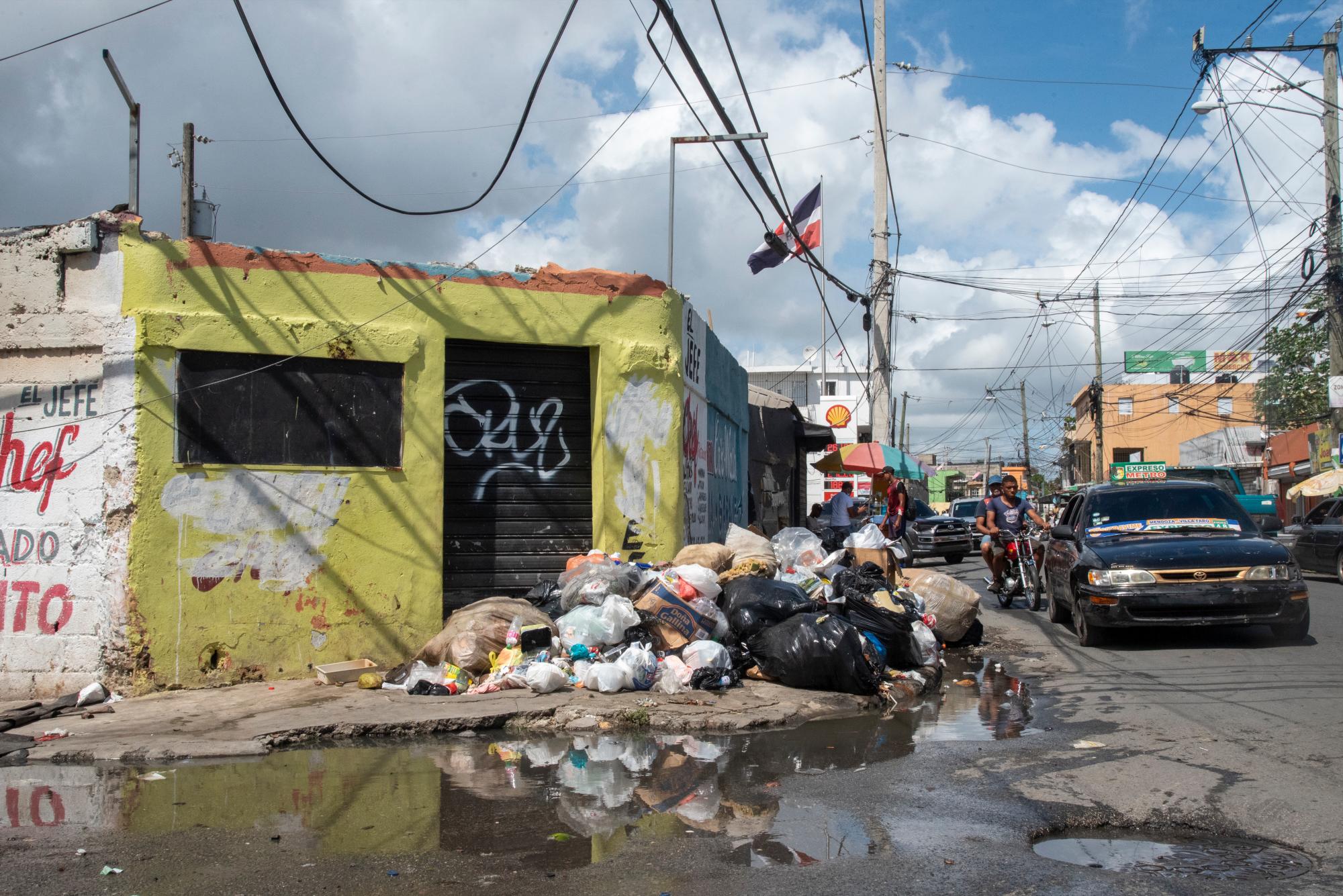 Otro ligar por donde los peatones no pueden cruzar