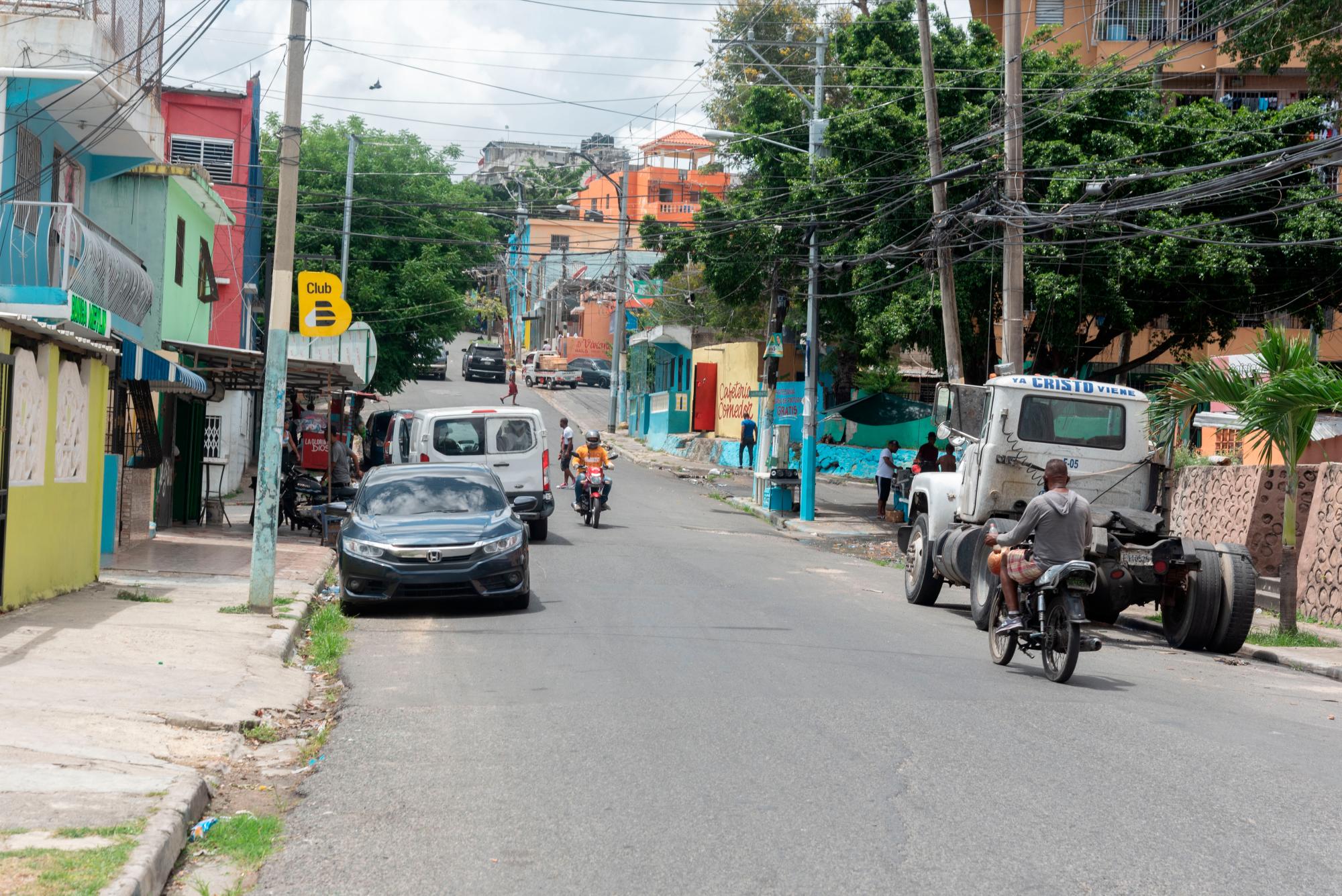 No se respeta el protocolo de distanciamiento y mascarilla.