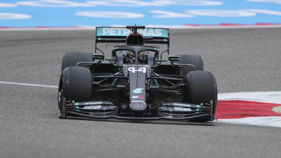 F1: Hamilton domina la 1ra práctica para GP de Bahrein F1: Hamilton domina la 1ra práctica para GP de Bahrein
