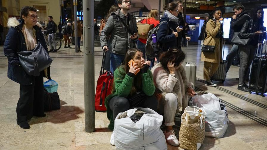 Comienza la huelga del transporte en Francia por pensiones Comienza la huelga del transporte en Francia por pensiones