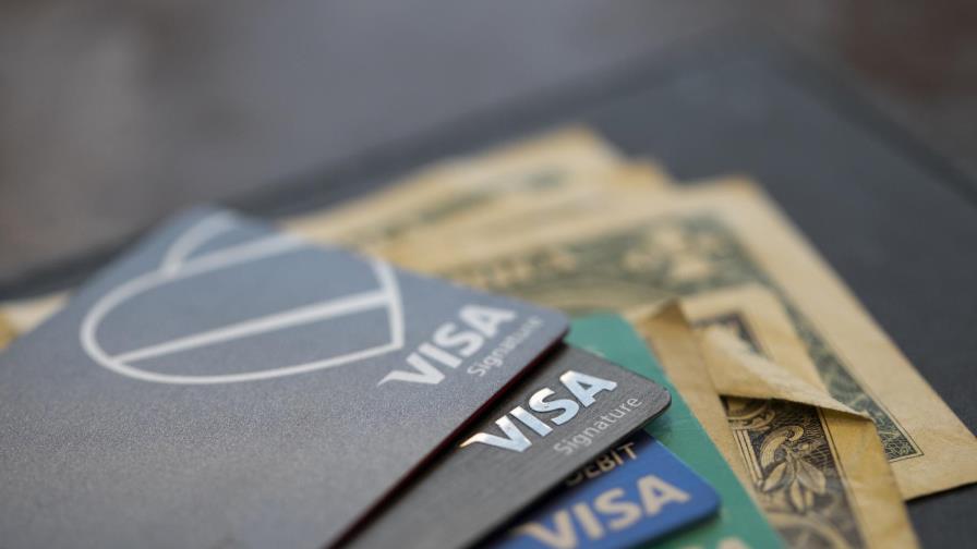 Aumenta uso de tarjeta de crédito en octubre en EEUU