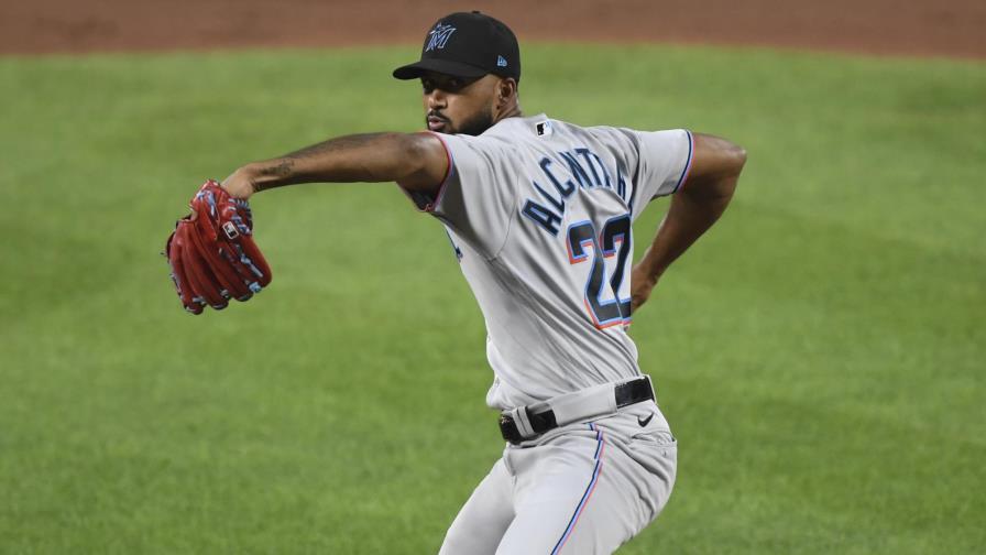 Marlins pegan 3 jonrones y doblegan a Orioles Marlins pegan 3 jonrones y doblegan a Orioles