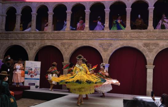 Bolivia: estudiante de medicina, elegida Cholita Paceña 2021