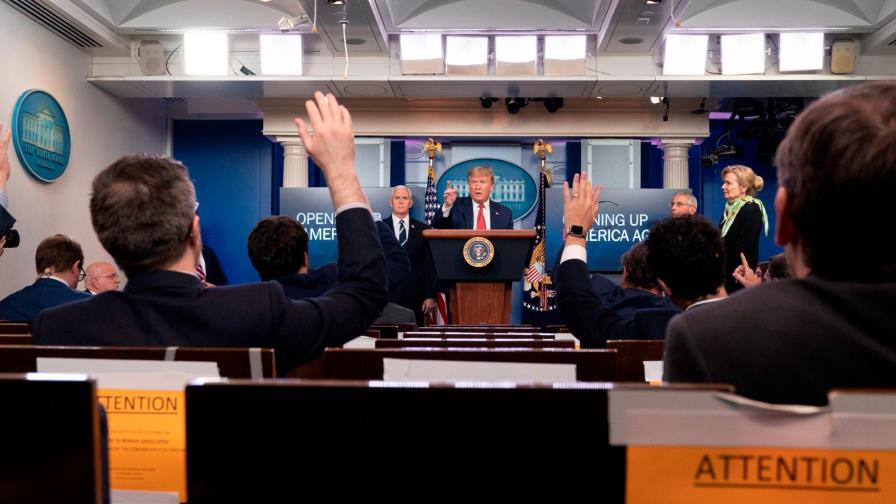 Trump plantea una reapertura posCOVID-19 por fases, zonas y sin calendario