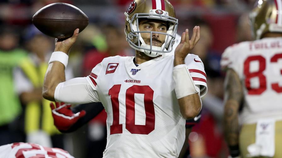 Garoppolo lanza 4 pases de TD y 49ers conserva el invicto