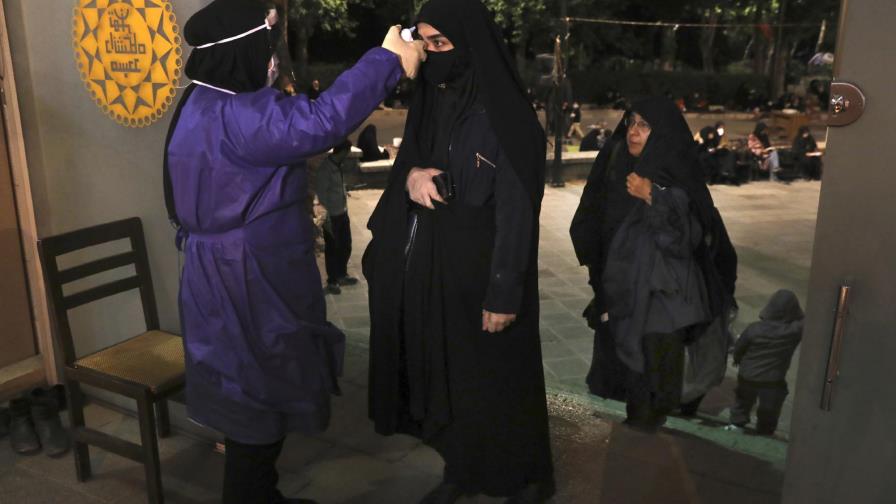 Irán: 10.000 trabajadores de la salud infectados por COVID