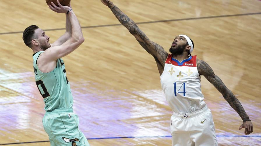 Con 26 puntos de Hayward, Hornets vencen a Pelicans