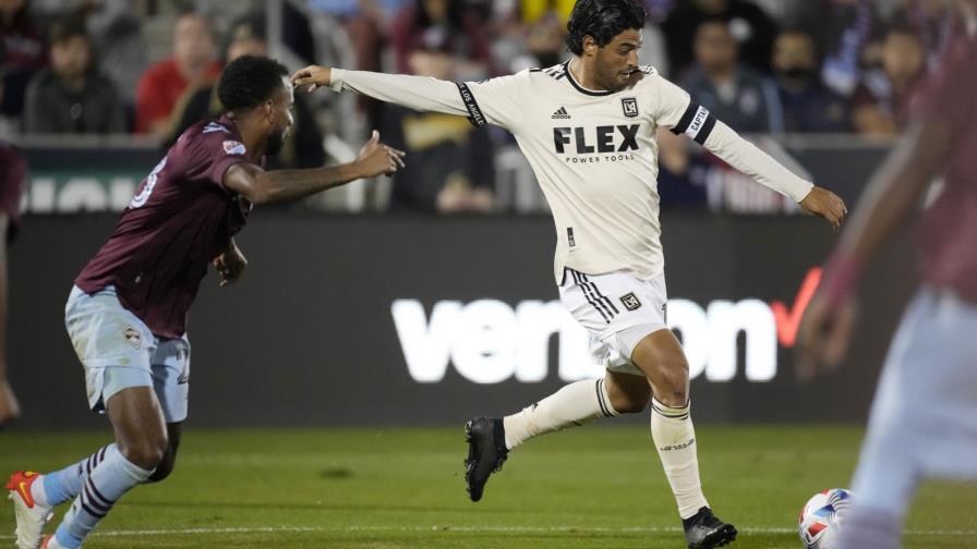 LAFC ejerce opción en el contrato de Carlos Vela