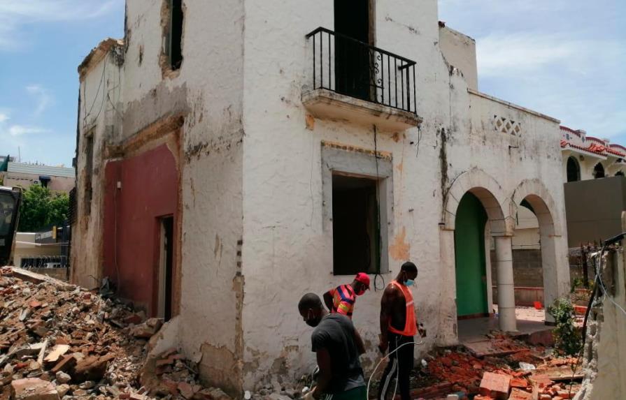 Alcaldía del Distrito vuelve a detener destrucción de casa patrimonial