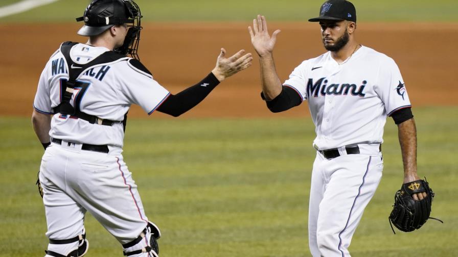 Duvall rompe el empate y Marlins barren a Diamondbacks