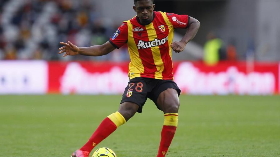 Lens vence a Saint-Etienne 2-0 en liga francesa