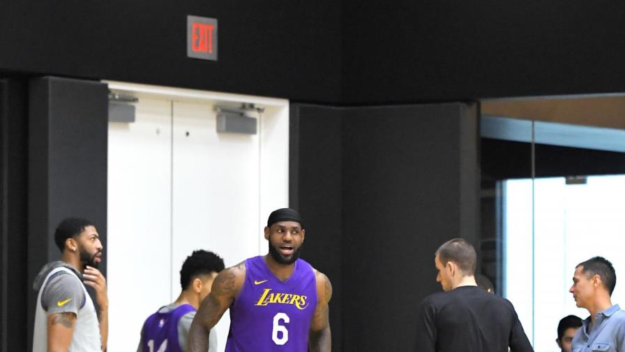 Los Lakers regresan a entrenar, aún enlutados por Kobe Bryant