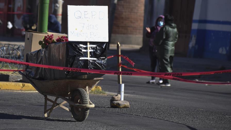 Cuerpos esperan días para ser enterrados en Bolivia