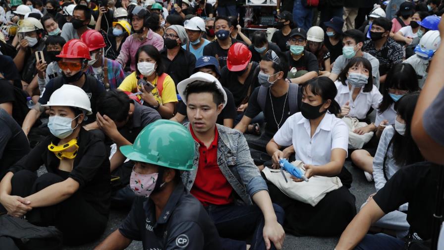 Reunión urgente de parlamento en Tailandia por protestas