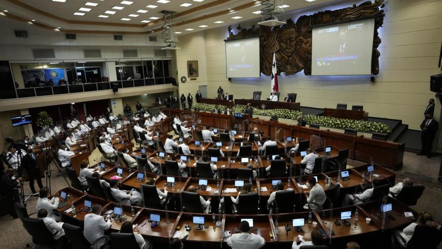 Panamá: Presidente anuncia un millón más de vacunas en julio