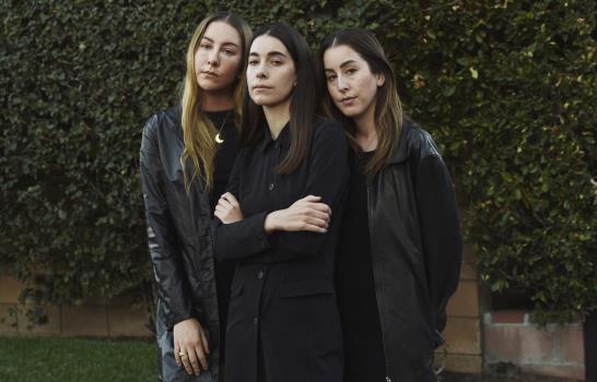 Trío de hermanas HAIM hace historia en los Grammy