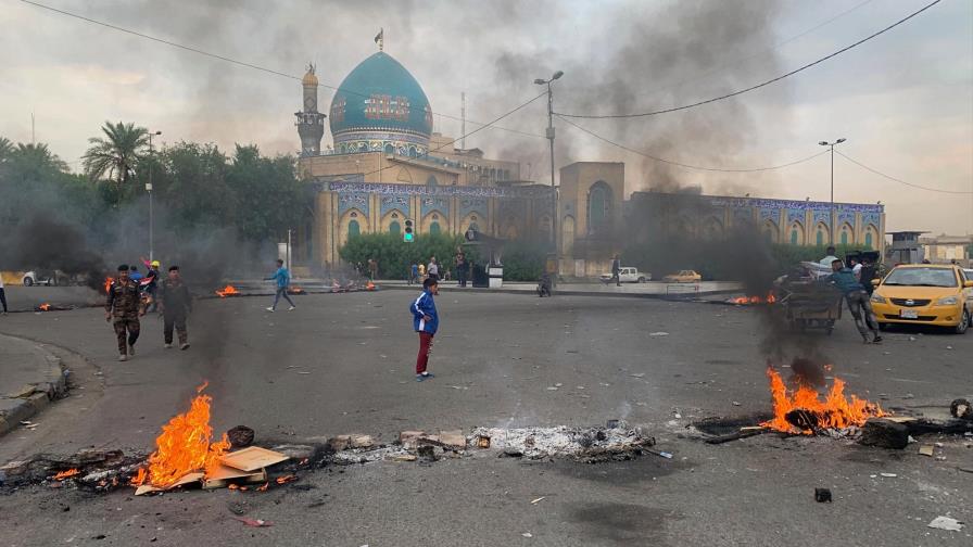 Iraquíes cortan carreteras en protestas contra el gobierno