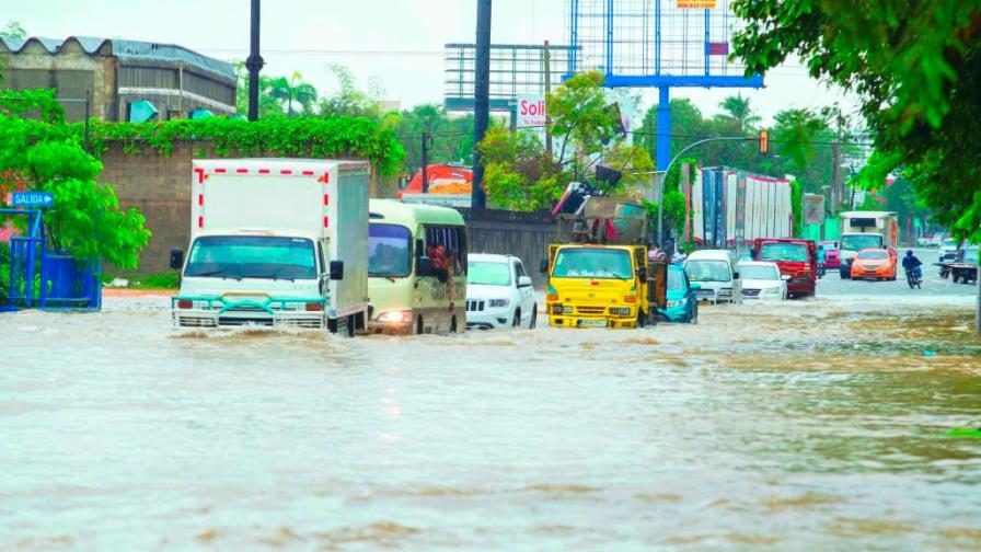 COE emite alerta verde para nueve provincias por vaguada 