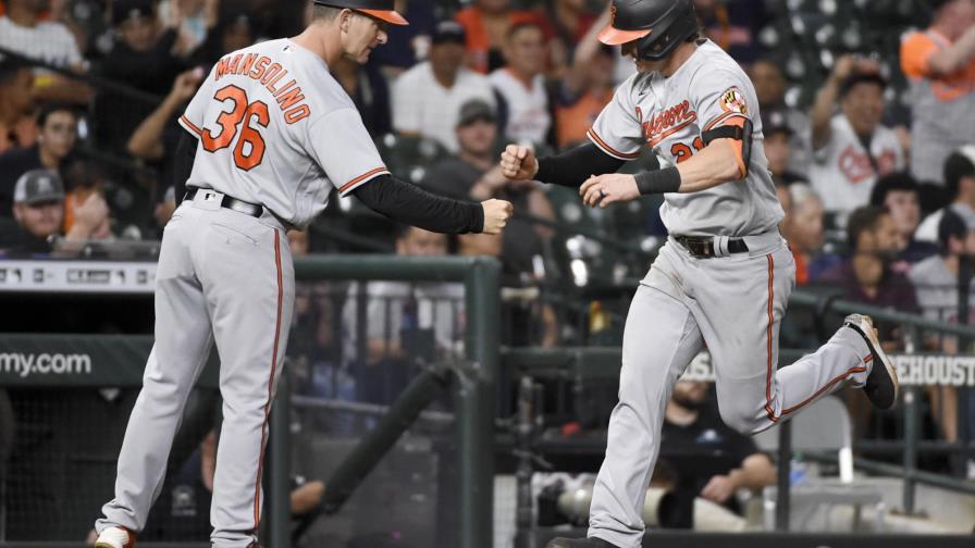 Hays pega jonrón y Orioles barren a Astros tras ganar 5-2