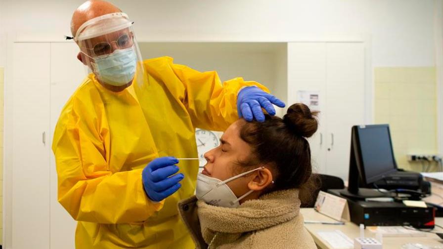 España exigirá PCR negativa a pasajeros de 65 países y zonas de riesgo