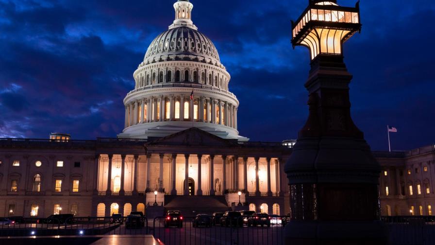 Senado de Estados Unidos aprueba propuesta que evita cierre de gobierno