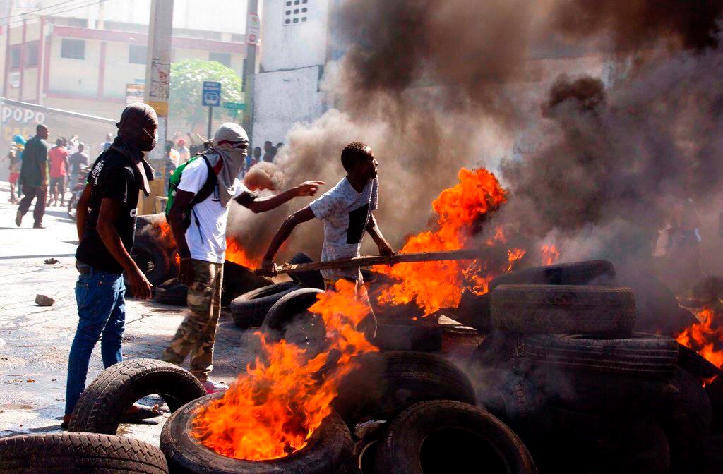 La protesta sucedió después de dos semanas de manifestaciones repetidas en la capital haitiana.
