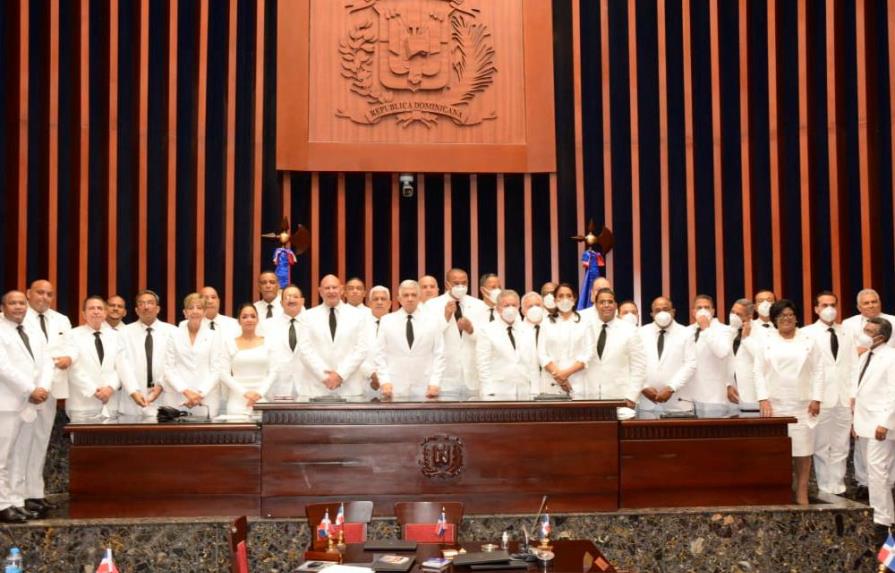 Eduardo Estrella ha dirigido el Senado sin ruidos ni obstáculos al Poder Ejecutivo en su primer año