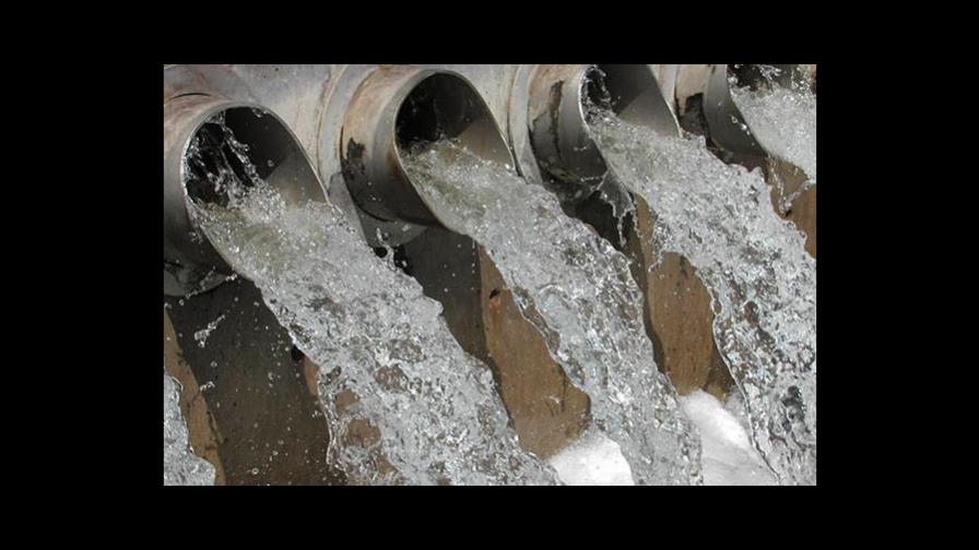 Reino Unido permite verter aguas residuales sin tratar por falta de productos