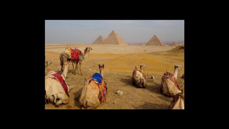 Egipto se asoma a turismo posCOVID-19 con médicos en hoteles y sin mesas bufé