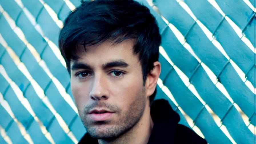 Enrique Iglesias cumple 45 años, confinado y en familia