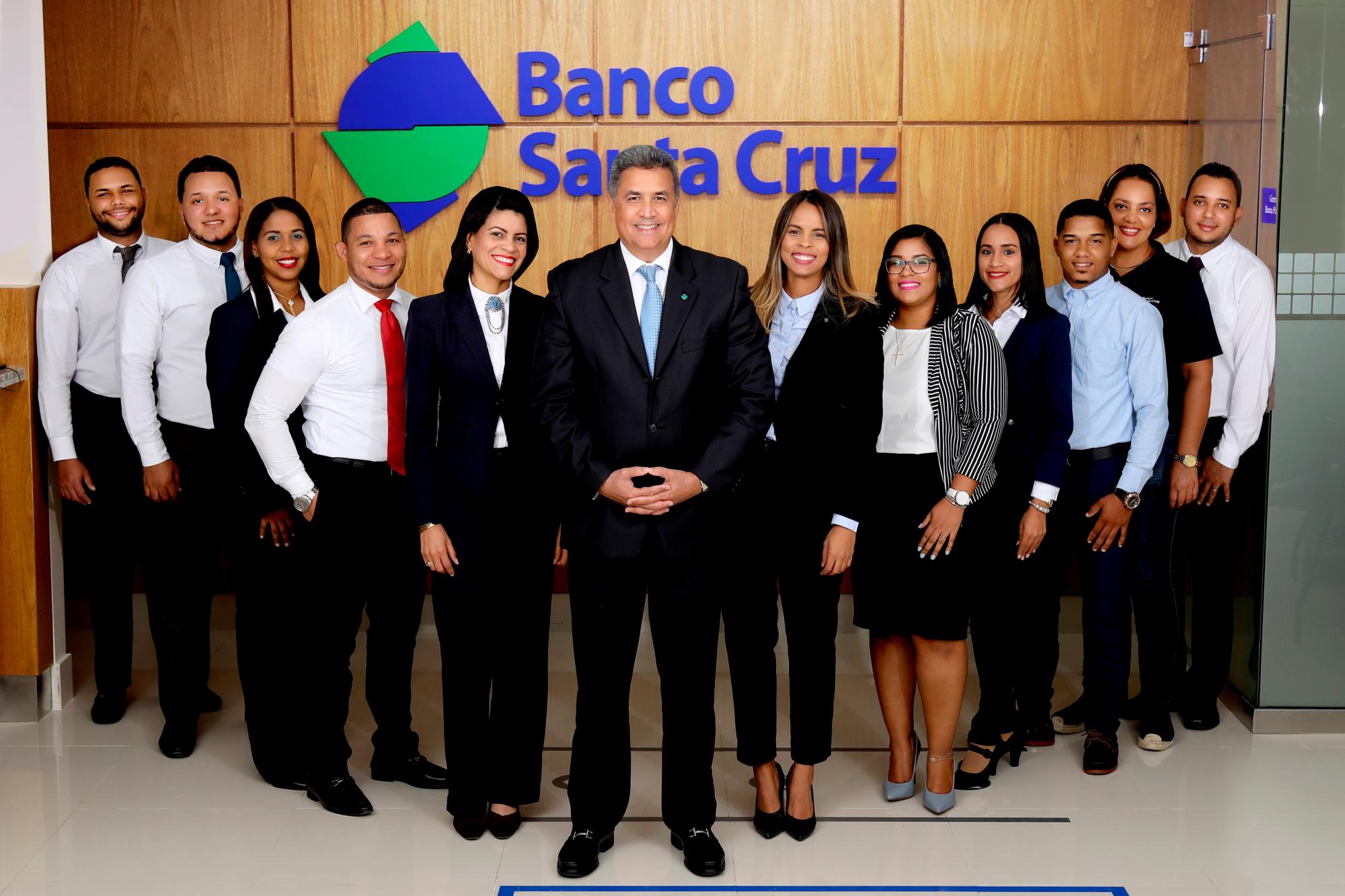 Banco Santa Cruz abre al p blico un nuevo centro de negocios en