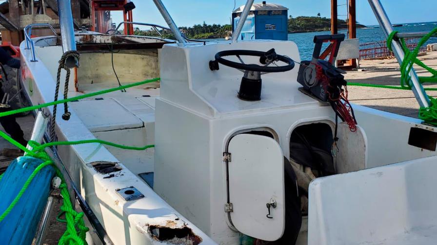 Armada realiza labores de búsqueda y rescate de pescador tras naufragio en aguas del Atlántico