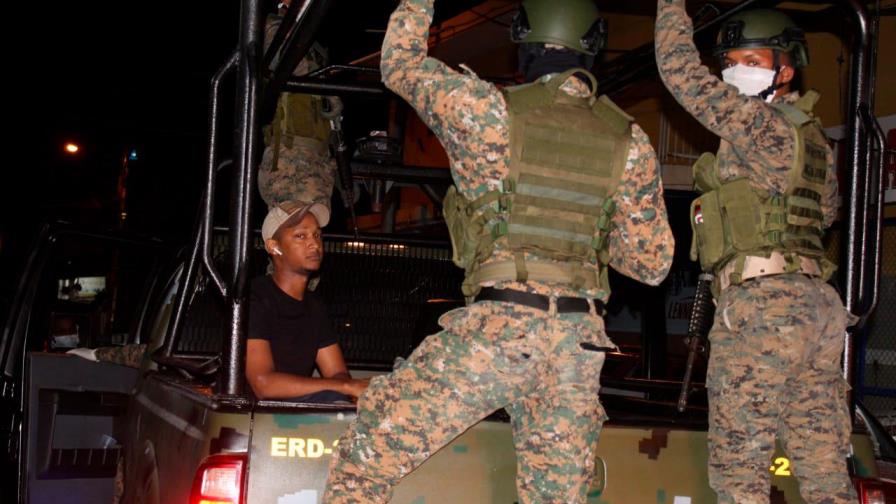 El Ejército refuerza la frontera para evitar entrada de extranjeros El Ejército refuerza la frontera para evitar entrada de extranjeros