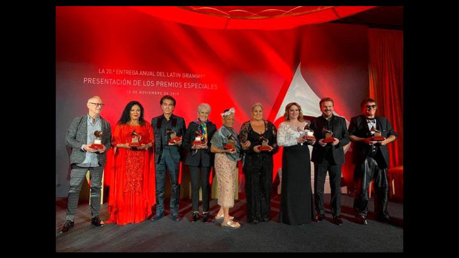 La Academia Latina de la Grabación reconoció a destacados artistas con el Premio a la Excelencia Musical 