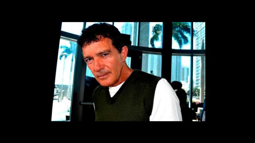 Actor Antonio Banderas dice que “no quiere vivir muerto”