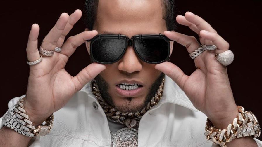 Video | El Alfa denuncia que tirotearon su yipeta en Miami