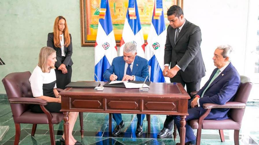 Firman acuerdo para que cónsules impulsen el comercio y las exportaciones Firman acuerdo para que cónsules impulsen el comercio y las exportaciones