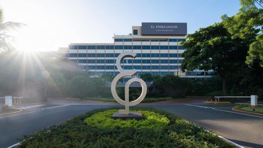 Hotel El Embajador permanece abierto en Santo Domingo