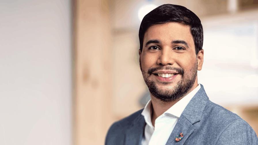 Empresario tecnológico destaca teléfonos móviles como herramienta para el desarrollo humano