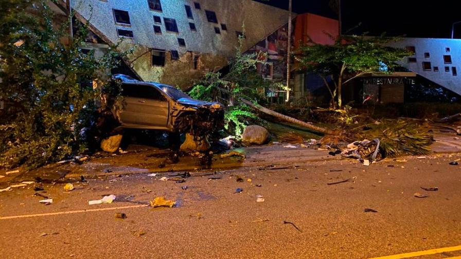 Reportan dos heridos en accidente en la avenida Anacaona Reportan dos heridos en accidente en la avenida Anacaona