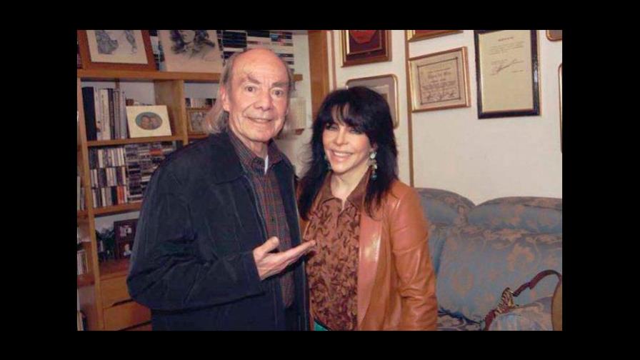 Celebridades y amigos dan último adiós al mexicano Manuel El Loco Valdés