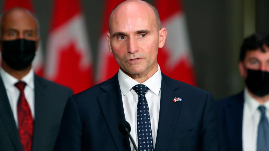 Canadá recomienda a sus ciudadanos no viajar al extranjero por ómicron