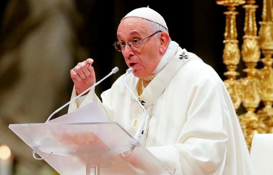 El papa pide no dejarse domesticar por la homogeneización y el consumo