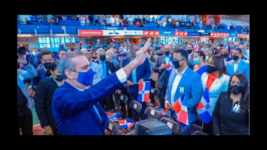 Abinader entrega reconocimientos a personalidades de la diáspora dominicana en Nueva York