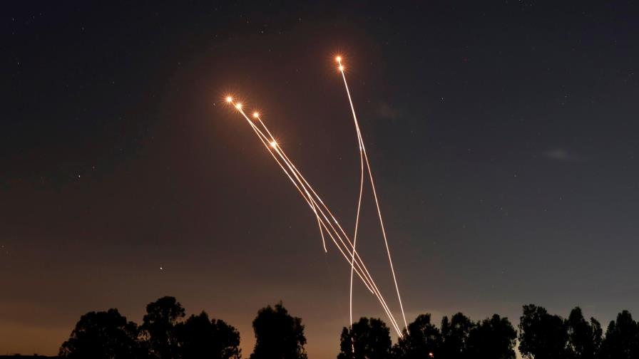 Intensos bombardeos israelíes desde tierra y aire en Gaza Intensos bombardeos israelíes desde tierra y aire en Gaza