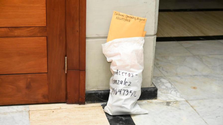 ¿Qué contiene un saco propiedad de Argenis Contreras visto en la Procuraduría?