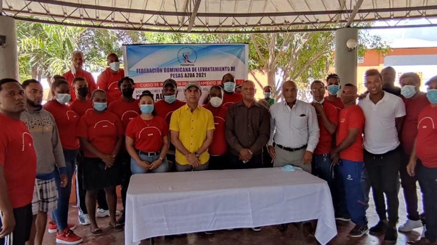 Federación de Pesas clausura curso de capacitación en Azua