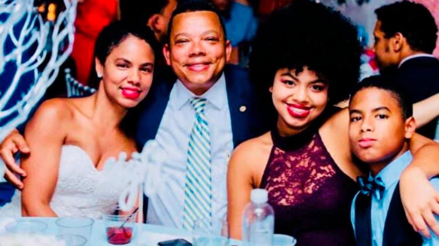 Familia de dominicanos con COVID-19 cuenta cómo sufrió y supera el virus en Nueva York Familia de dominicanos con COVID-19 cuenta cómo sufrió y supera el virus en Nueva York
